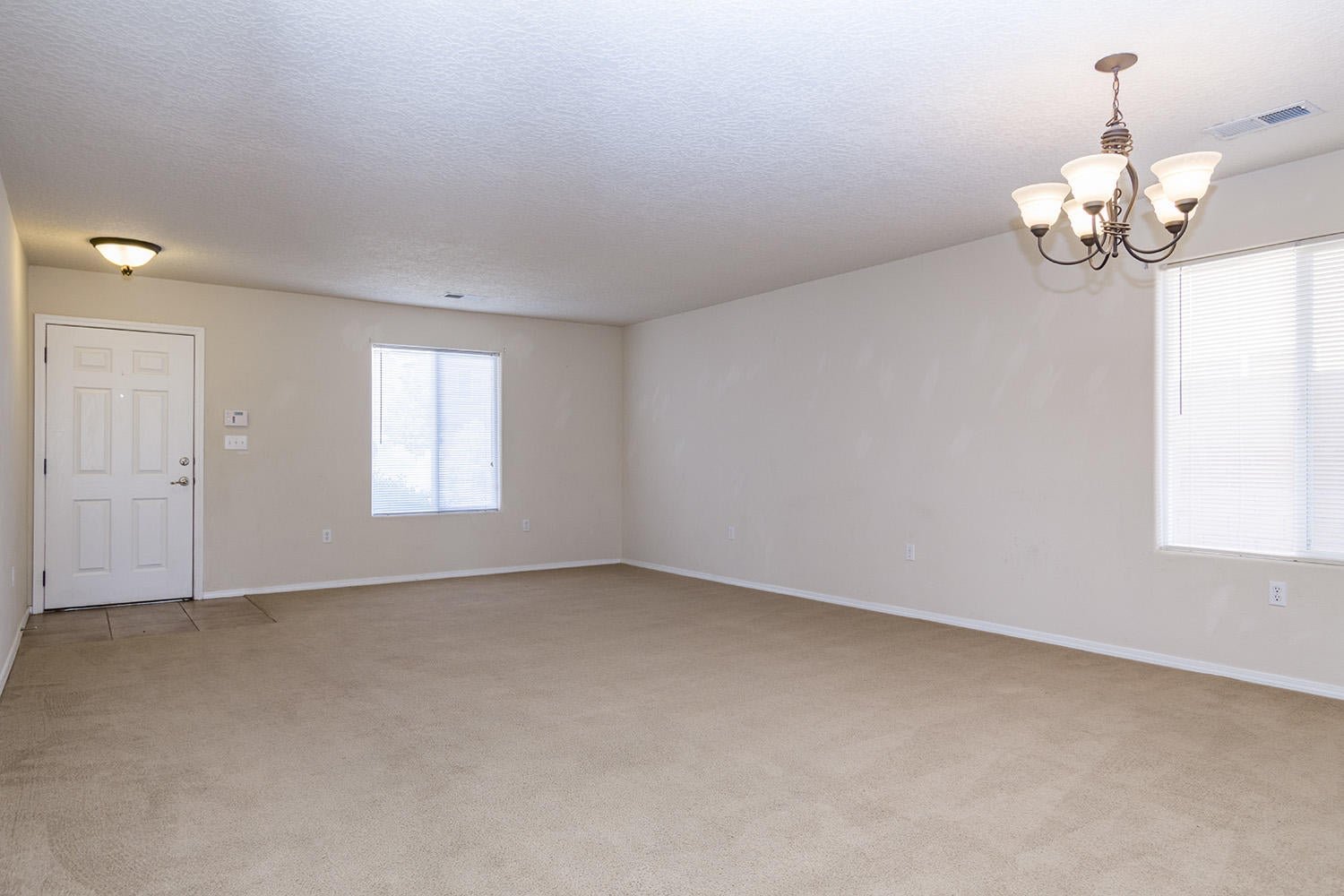 20170915185229673404000000-o